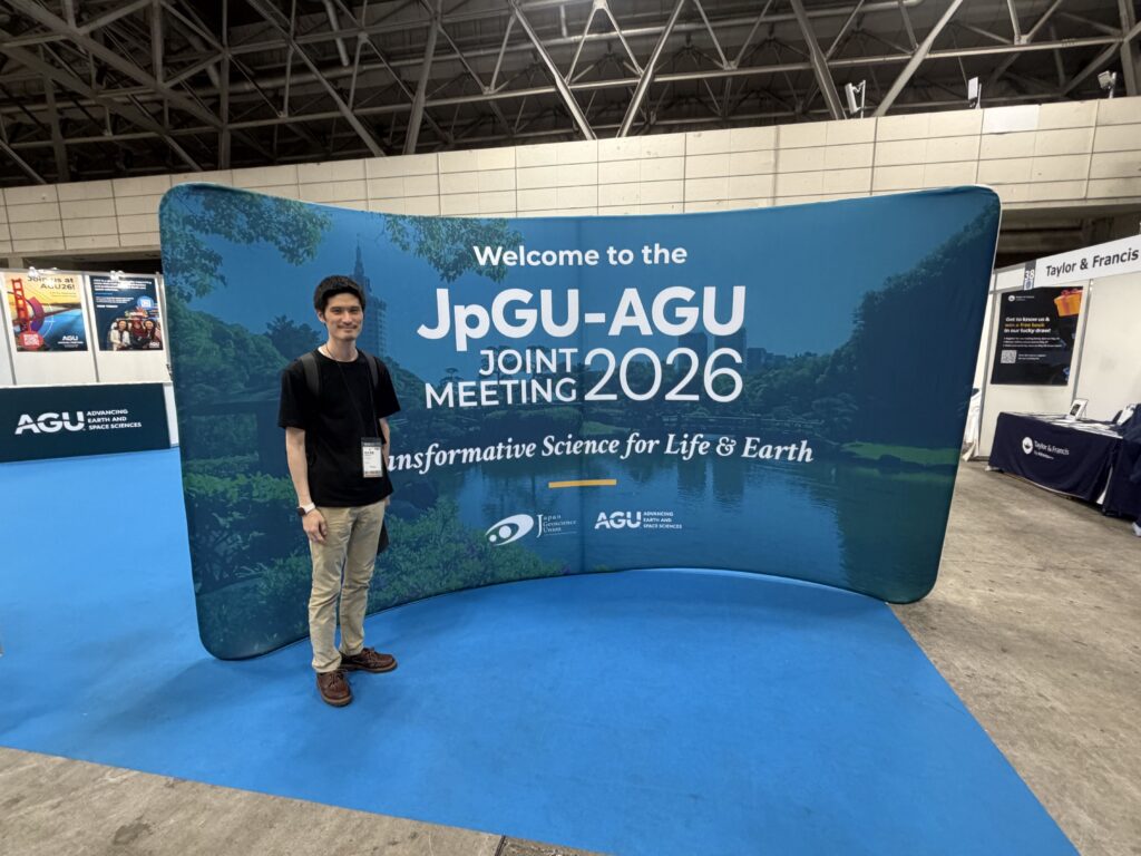 Our presenter, Yasui, speaking at JpGU-AGU 2026 